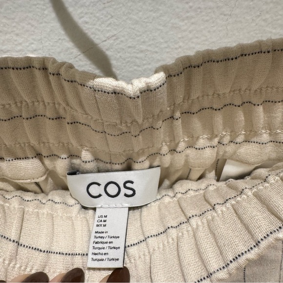 COS — MATCHING SET (TOP/PANTS) - Picture 5 of 7